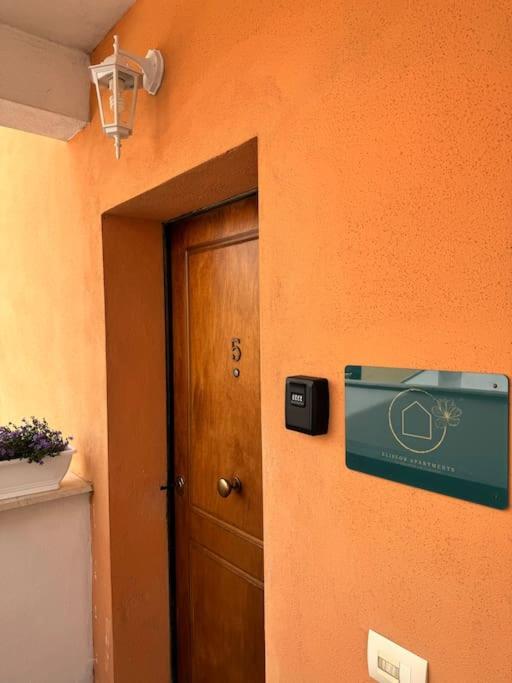 Casa Vacanza Elislor Apartments Fiumicino Kültér fotó